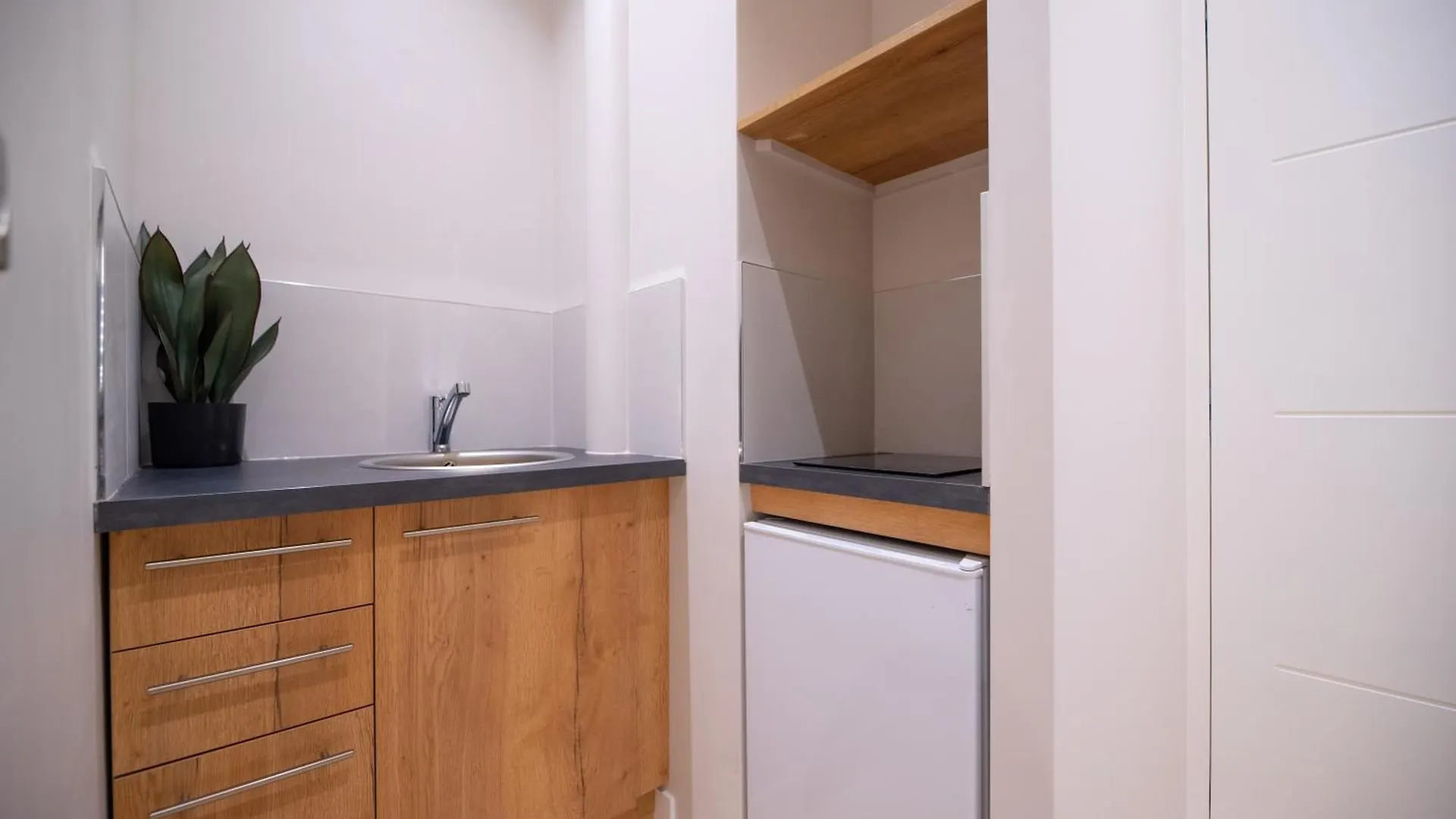 Cia - Louvre Museum Apartment Paris France